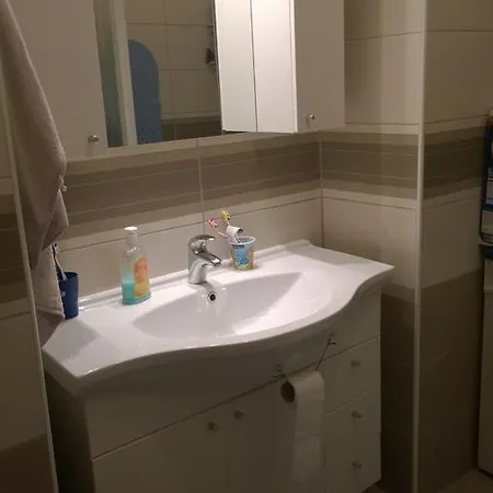 Apartment Apartment *